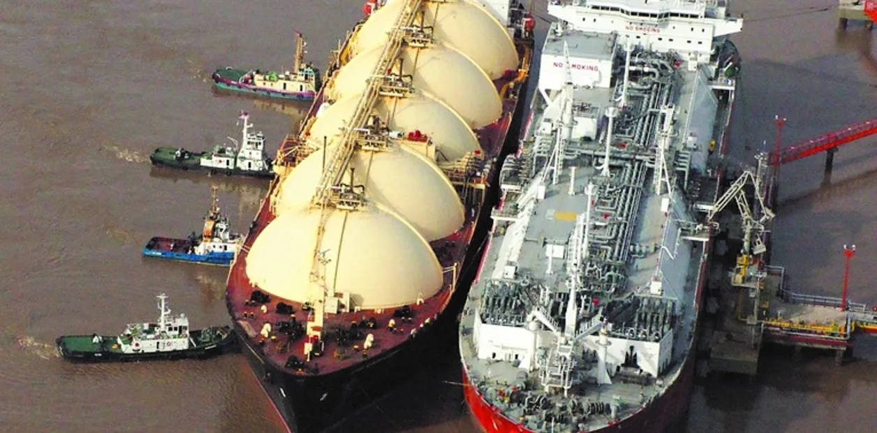 Argentina avanza en la importación privada de GNL para reducir subsidios estatales