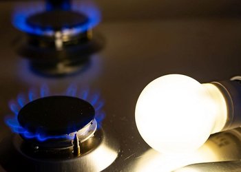 Argentina extiende subsidios al gas y reduce tarifas eléctricas: alivio para hogares vulnerables