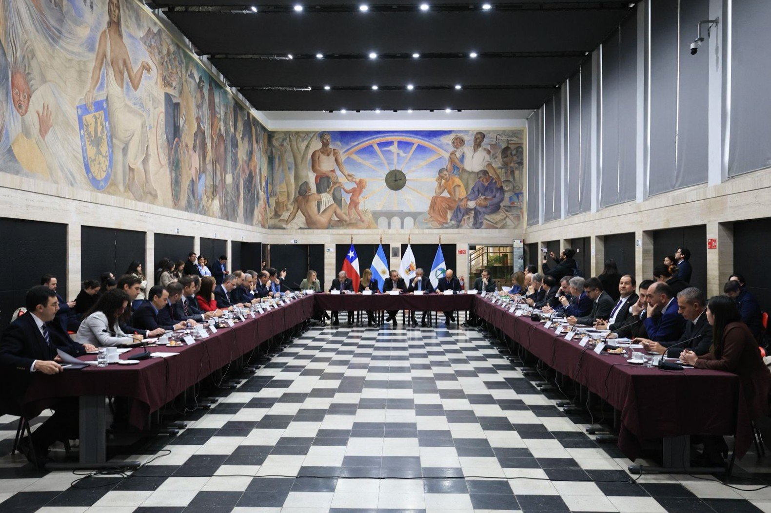 Argentina y Chile avanzan en la integración energética: Vaca Muerta como eje