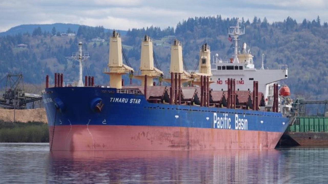 Arribo de materiales clave para el gasoducto del proyecto Argentina FLNG en Río Negro