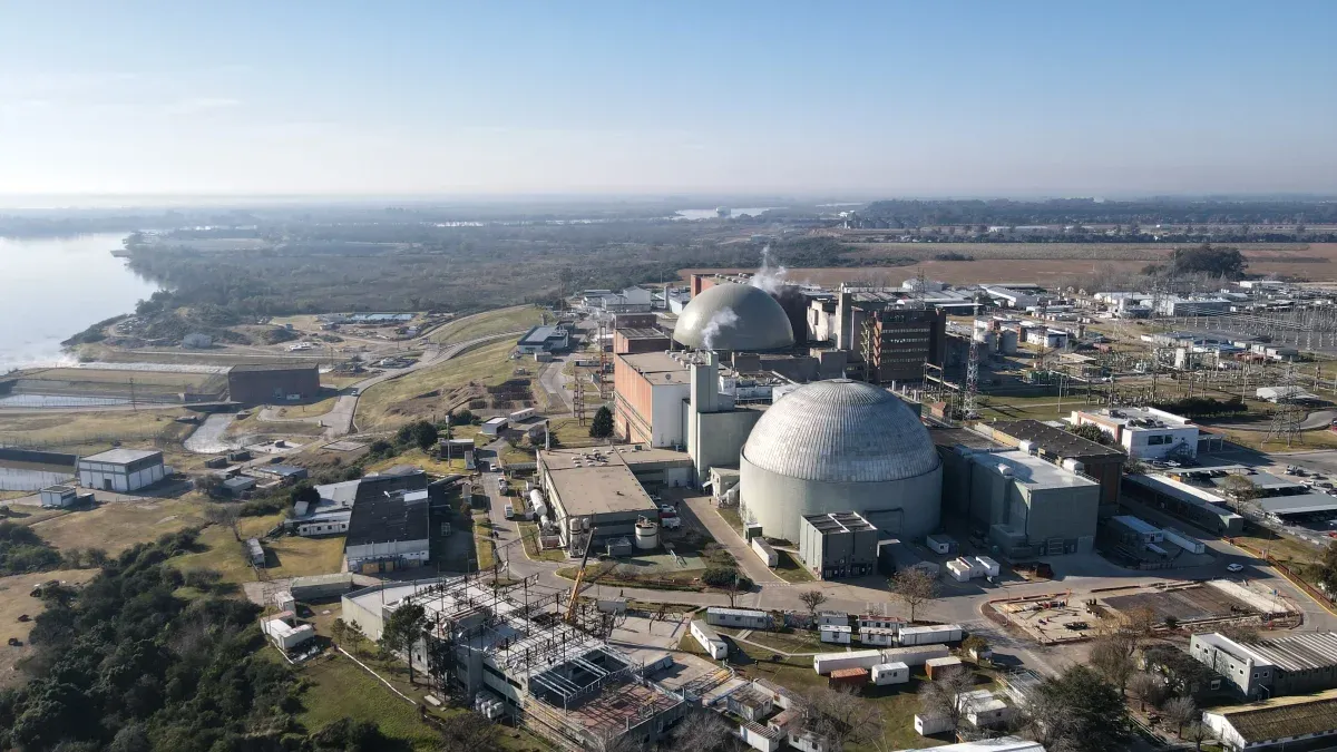 Atucha II: La Central Nuclear que Refuerza el Sistema Eléctrico Argentino Tras Mantenimiento Exitoso