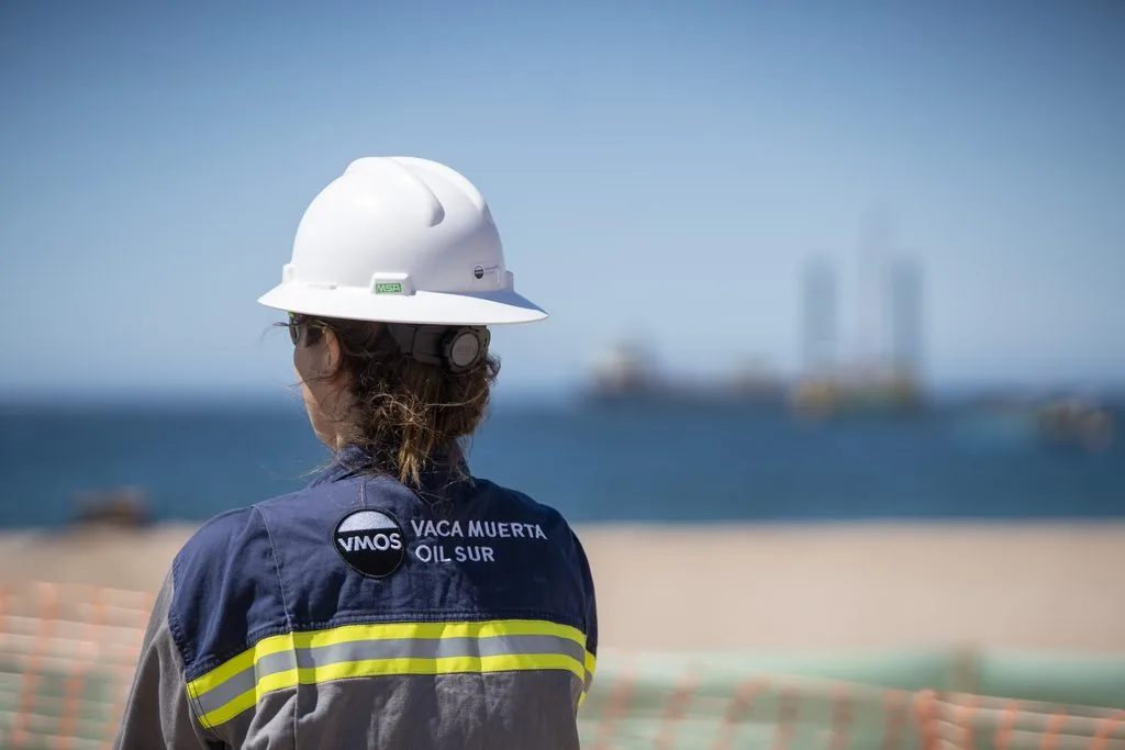 Avanza la construcción de la terminal de exportación de crudo en Punta Colorada