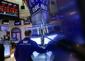 Caída del petróleo impulsa a los mercados mientras se esperan avances en negociaciones EE.UU.-Irán