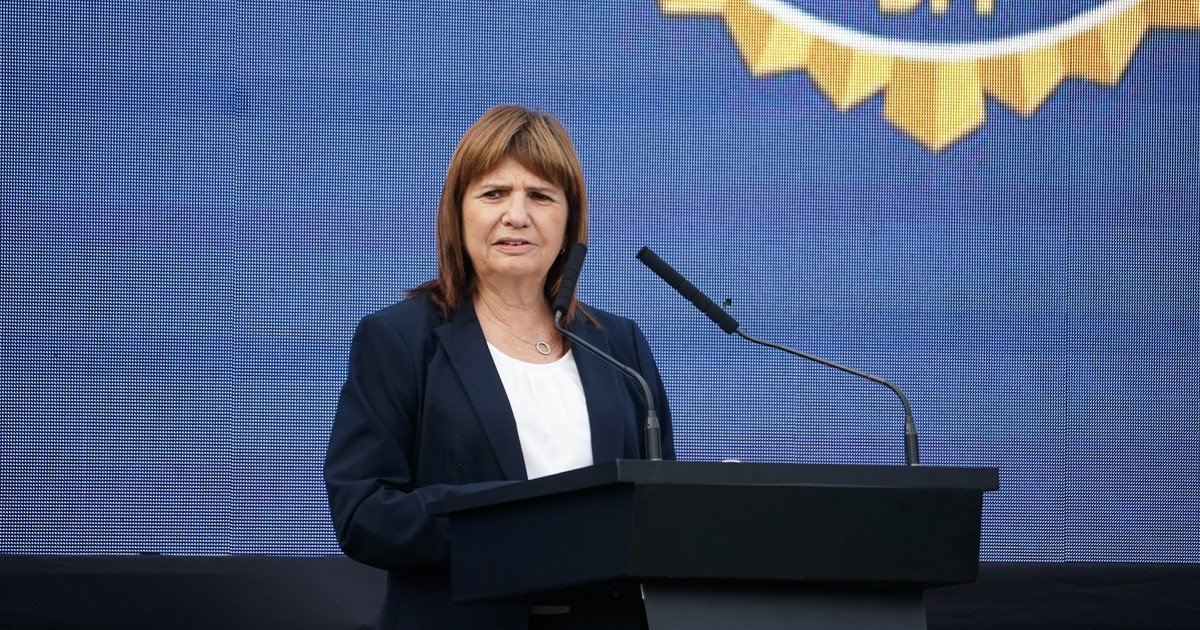 Confusión en colectivo: incidente viral involucra a una mujer confundida con Patricia Bullrich
