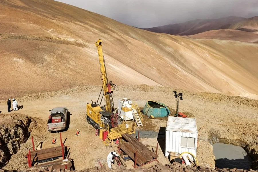 Control Riguroso del Uso Hídrico en Proyectos Mineros Cordilleranos en Argentina