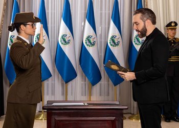 Controversia en El Salvador por las nuevas medidas disciplinarias en escuelas públicas