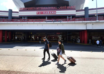 Crisis Energética en Cuba: Impacto de las Restricciones Comerciales en el Abastecimiento de Combustibles