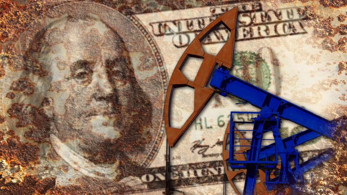 Periodista reportando noticias