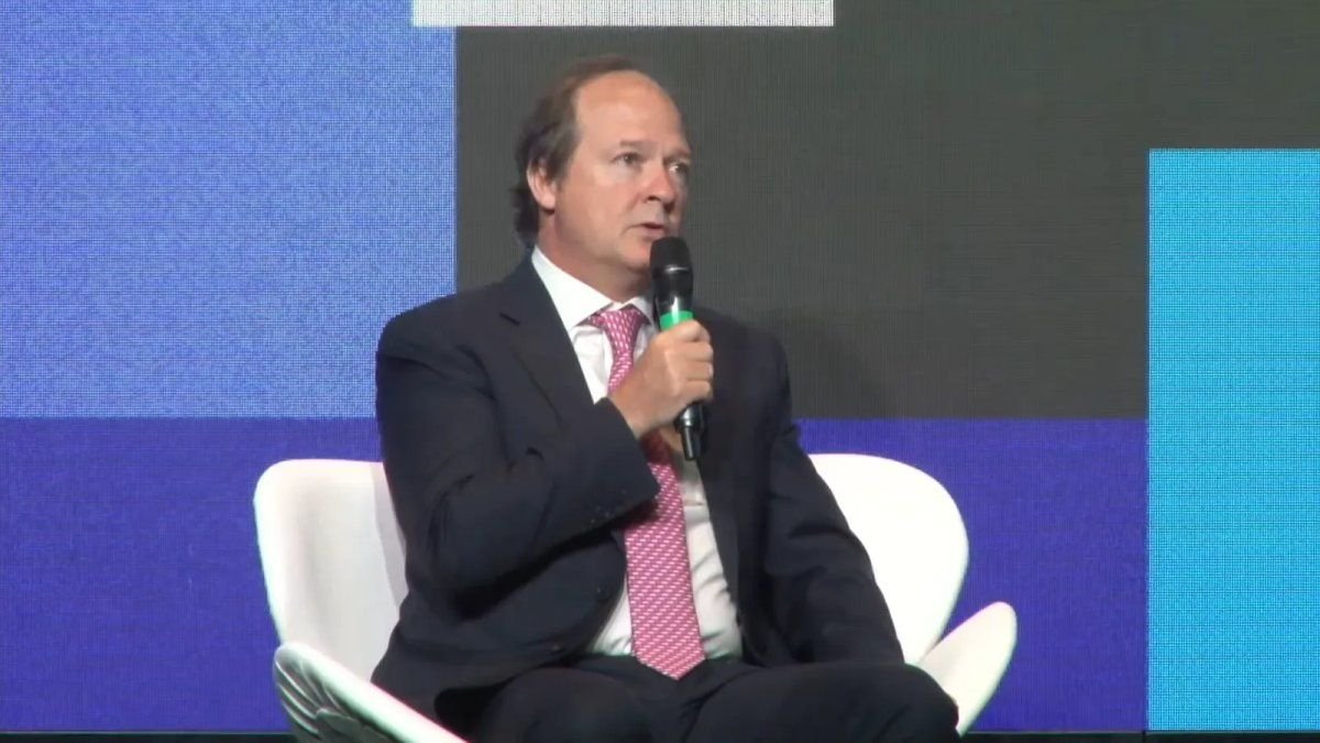 Daniel González deja su cargo en Energía y Minería