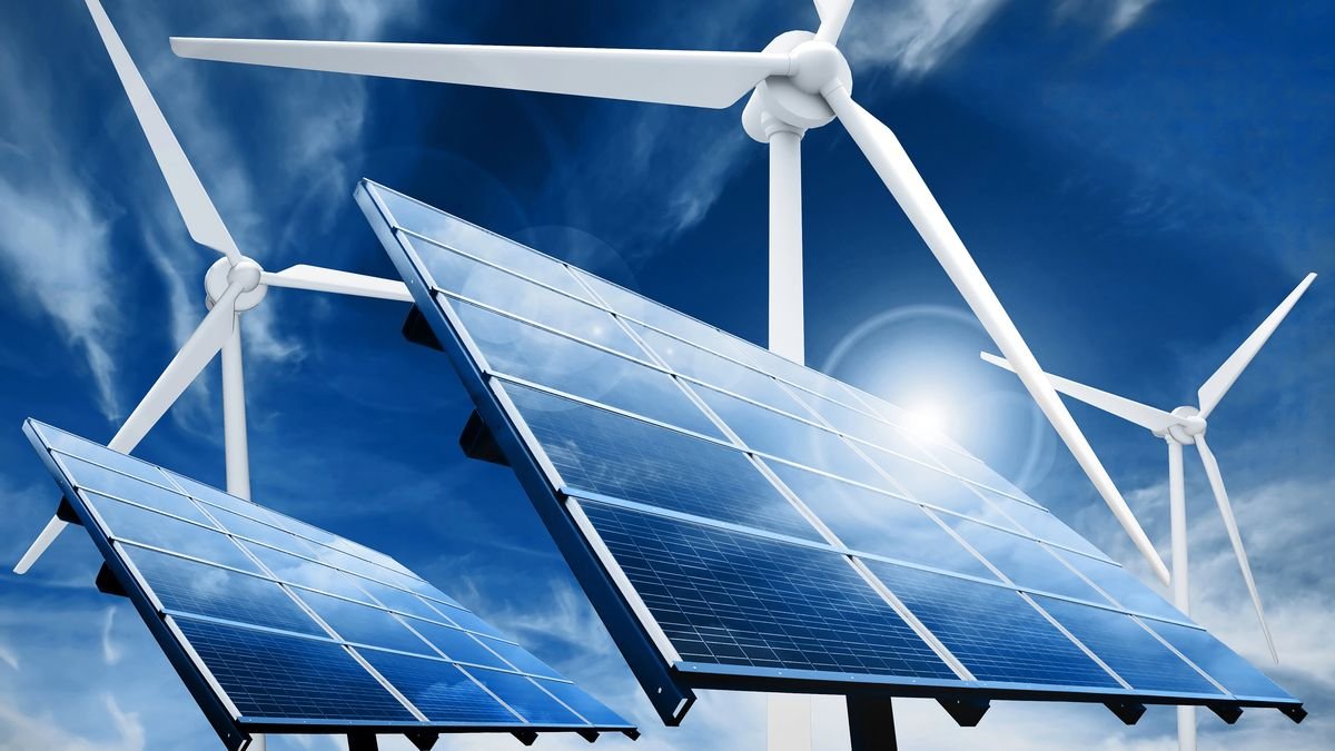 Desaceleración en el crecimiento de proyectos solares y eólicos pone en duda metas globales para 2030