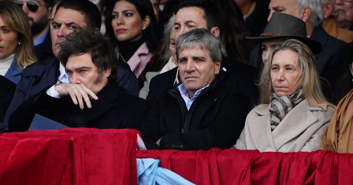 Desafíos Económicos y Políticos en Argentina: La Tensión por el Dólar y las Alianzas Electorales
