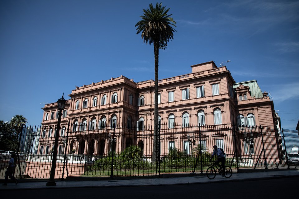 Desafíos Políticos y Económicos para el Gobierno de Javier Milei
