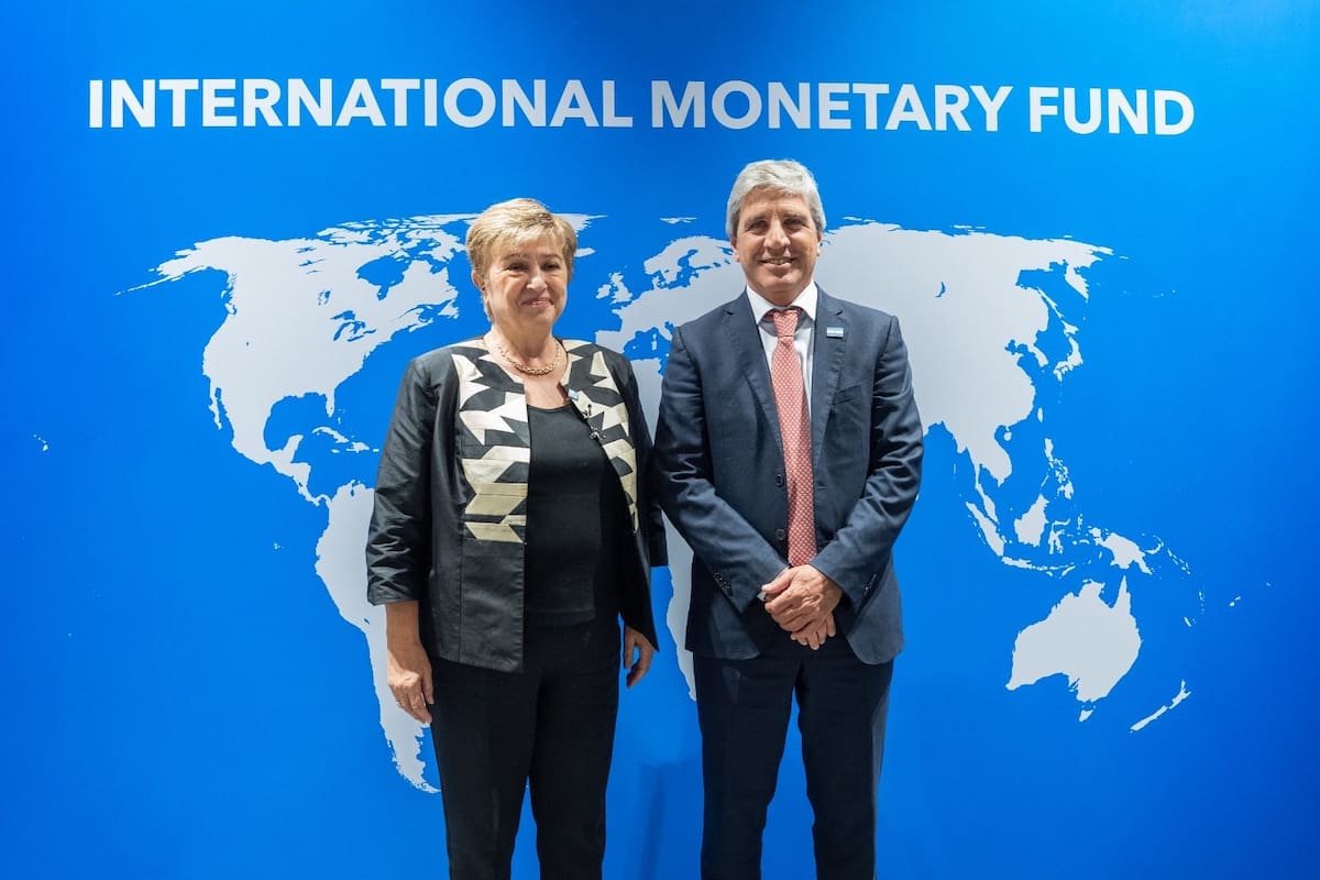 El FMI aprueba tercera revisión del acuerdo con Argentina