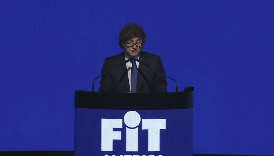 El presidente Milei critica a la 'casta' política y defiende su plan de crecimiento
