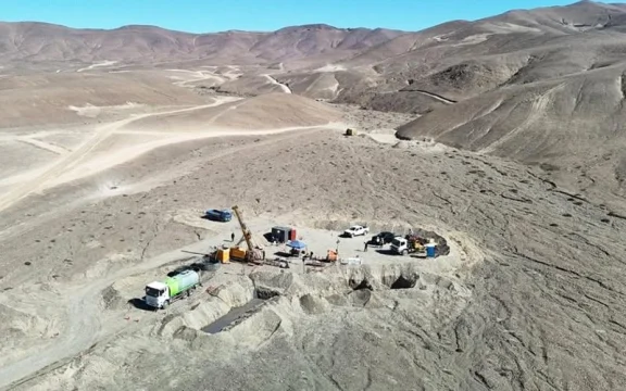 Golden Arrow redefine su estrategia: vende activos de cobre en Chile por US$25 millones