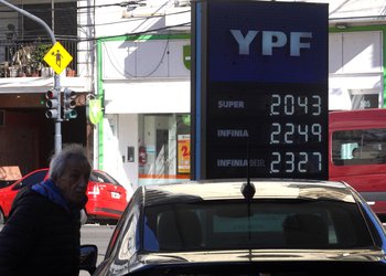 Incremento del petróleo genera presión sobre los precios de combustibles en Argentina