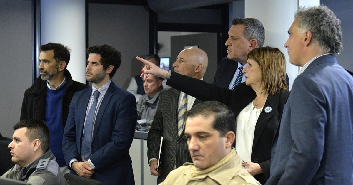 Investigación judicial revela posible espionaje ilegal a ex jefe policial en Buenos Aires