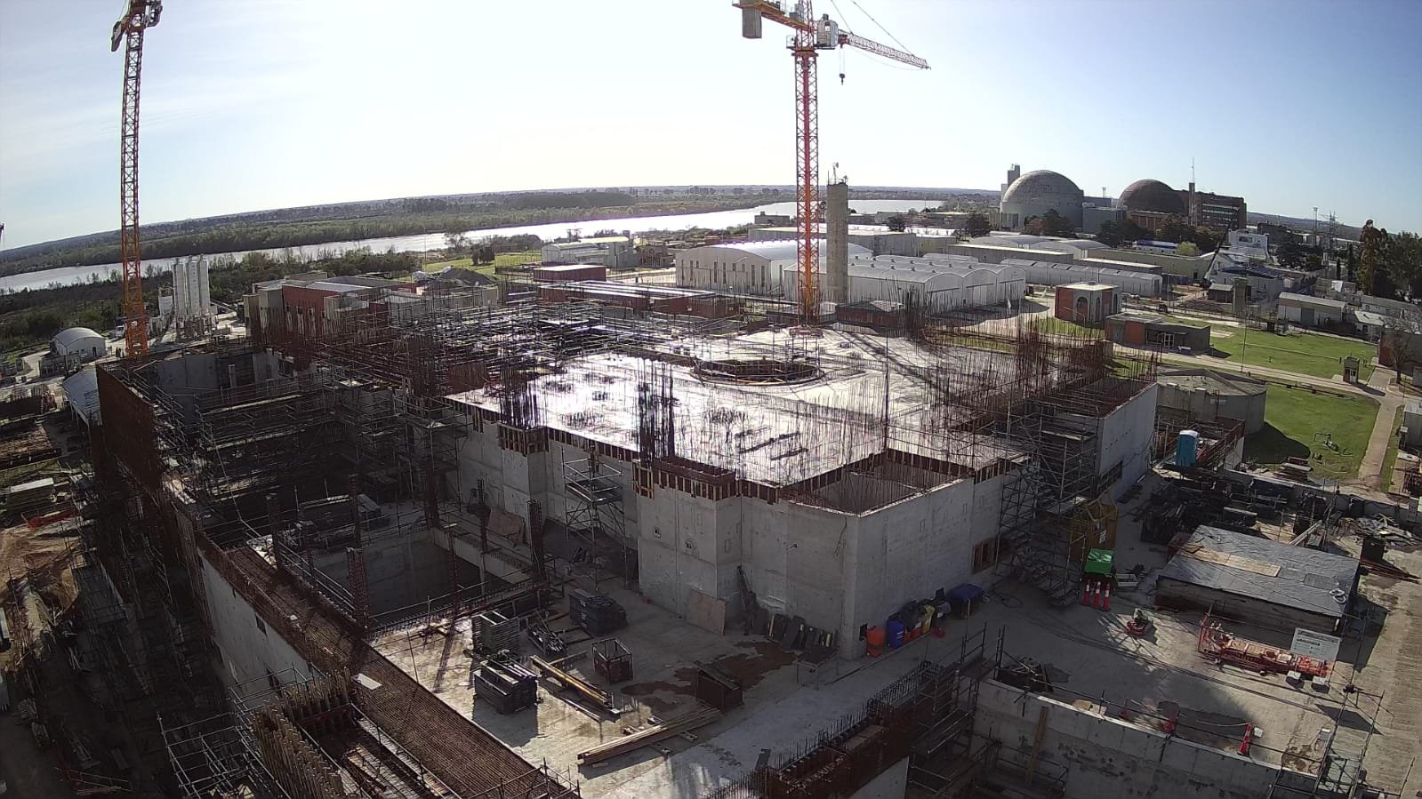 La CNEA desjerarquiza el proyecto CAREM: implicaciones para la energía nuclear argentina