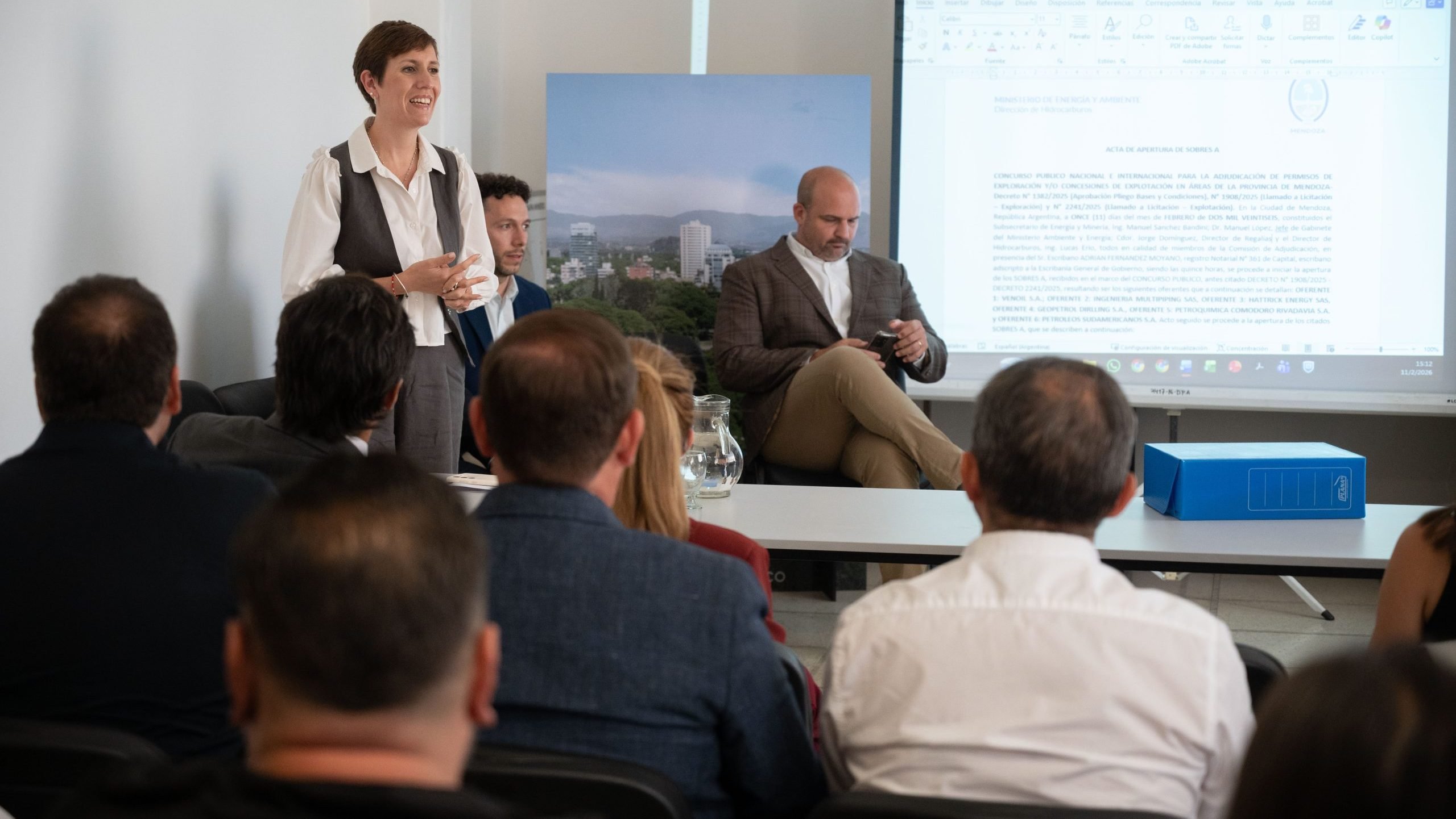 Mendoza Avanza en la Licitación de Áreas Hidrocarburíferas con Seis Ofertas en Competencia