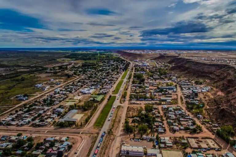 Migración récord a Neuquén por auge hidrocarburífero en Vaca Muerta
