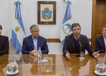Neuquén adjudica ocho áreas de Vaca Muerta y prepara nueva licitación