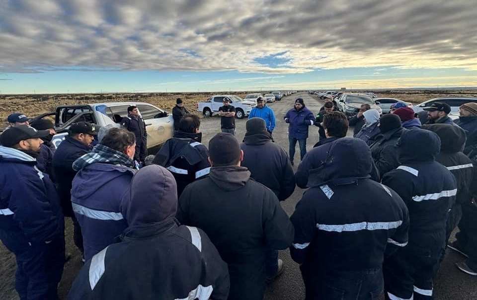 Paro Total en el Sector Petrolero de Santa Cruz por Conflicto Laboral