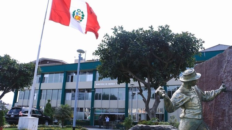Perú avanza en modernización eléctrica con nuevo reglamento para servicios complementarios