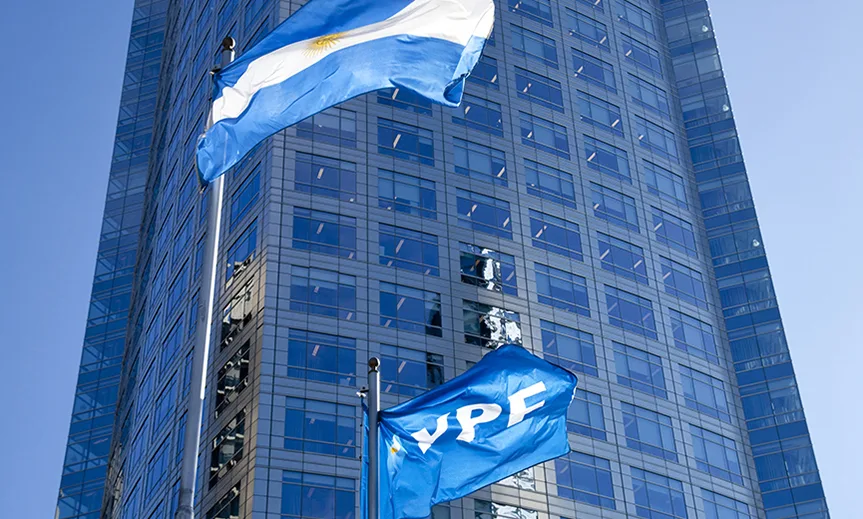 Revocación Judicial en Nueva York: Un Respiro Financiero para Argentina y YPF