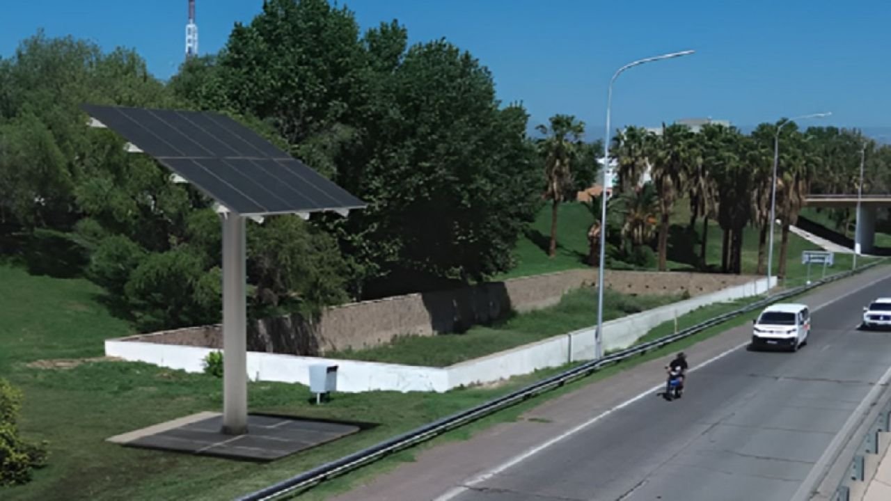 San Juan inaugura la primera autopista solar de Argentina, un hito en energía renovable