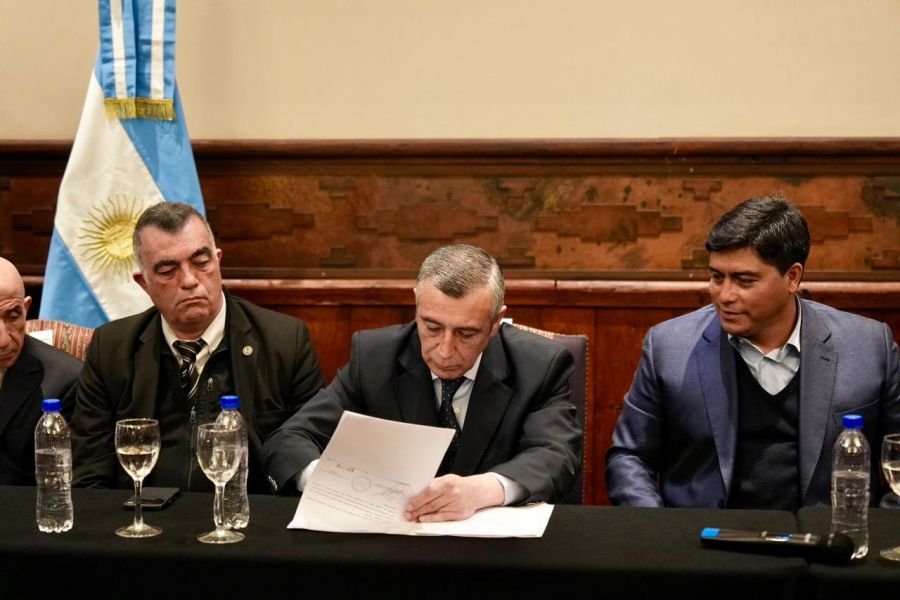 Santa Cruz inicia nueva etapa energética tras acuerdo con YPF