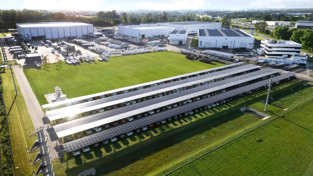 Secco inaugura carport solar en Rosario: un paso hacia la transición energética