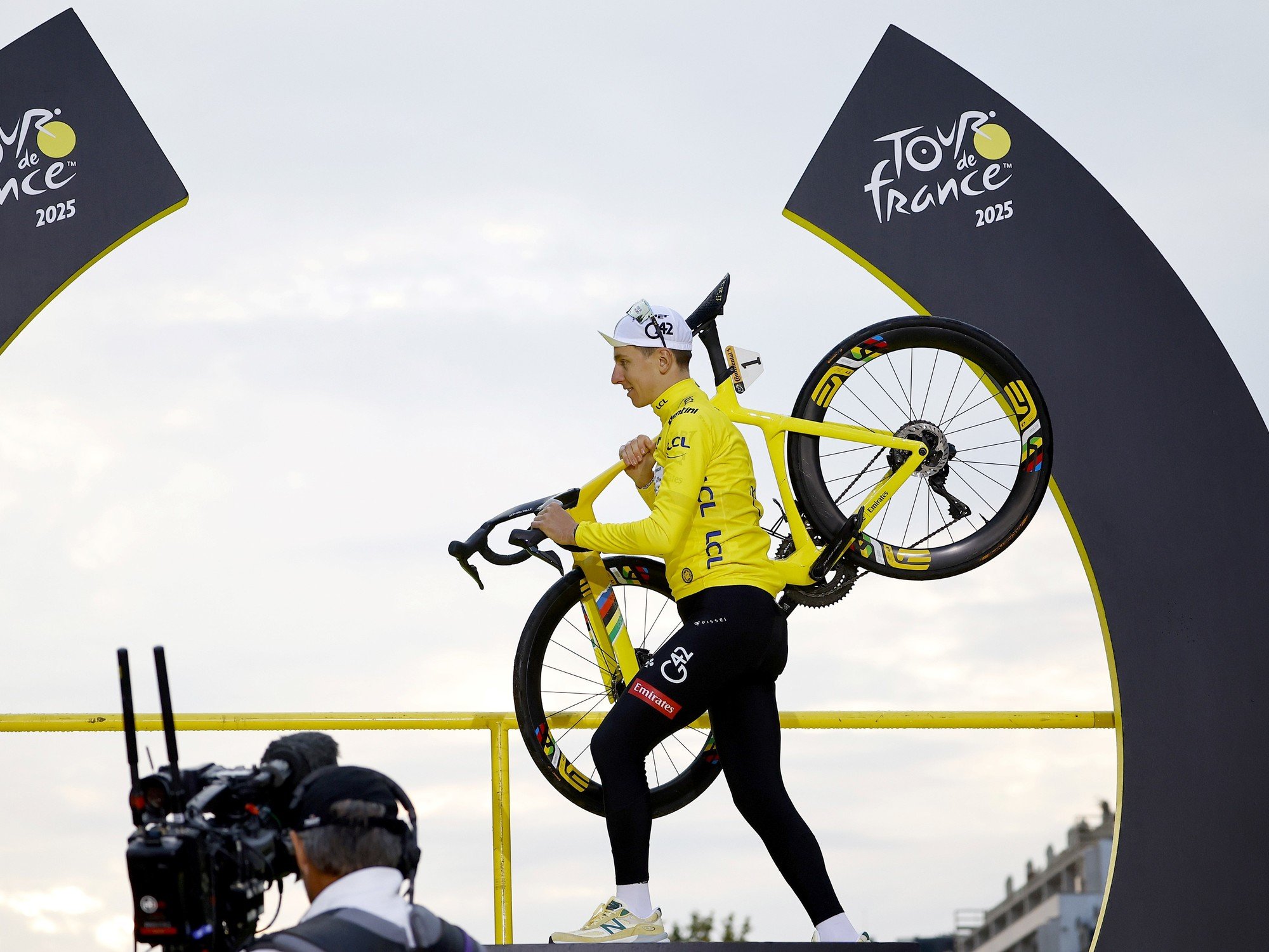 Tadej Pogacar: La Estrella del Ciclismo que Prefiere Disfrutar del Momento