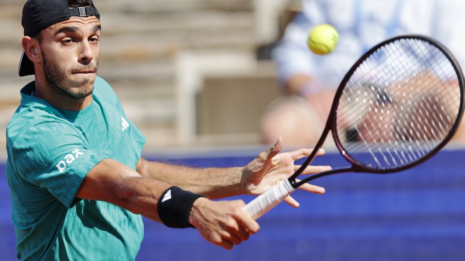 Tomás Etcheverry avanza en el Masters 1000 de Toronto