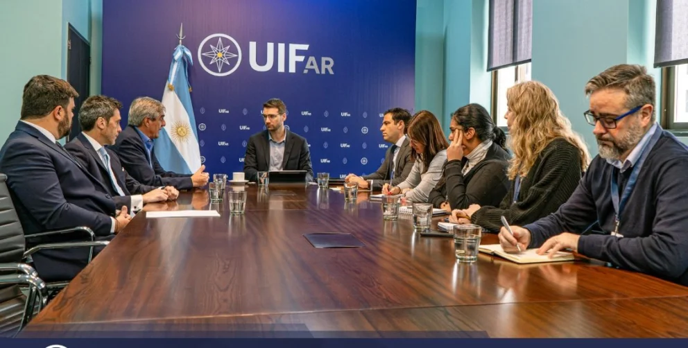 UIF y CAEM evalúan cambios antilavado en la minería argentina para fortalecer la transparencia