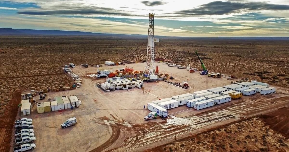 Vaca Muerta: Argentina firma acuerdo histórico para exportar GNL a Europa