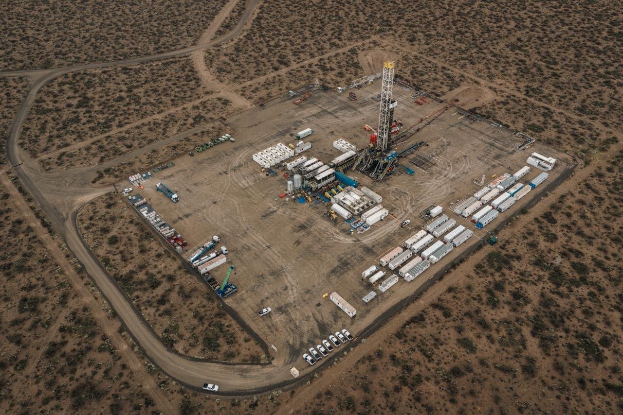 Vaca Muerta: El Nuevo Horizonte del Petróleo Argentino Duplicado en 2025