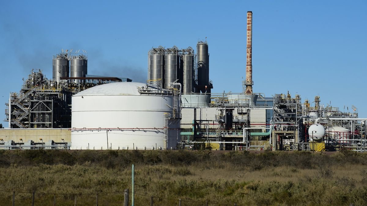Vaca Muerta impulsa un récord histórico de producción petrolera en Argentina para 2026
