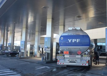 YPF ajusta precios de combustibles en medio de tensiones internacionales