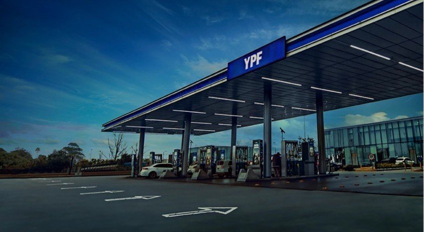 YPF premia la excelencia:  Servicios Cipolletti SRL se lleva el galardón Diamante 2025