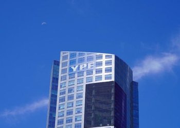 YPF vende activos en Mendoza por USD 405 millones para potenciar Vaca Muerta