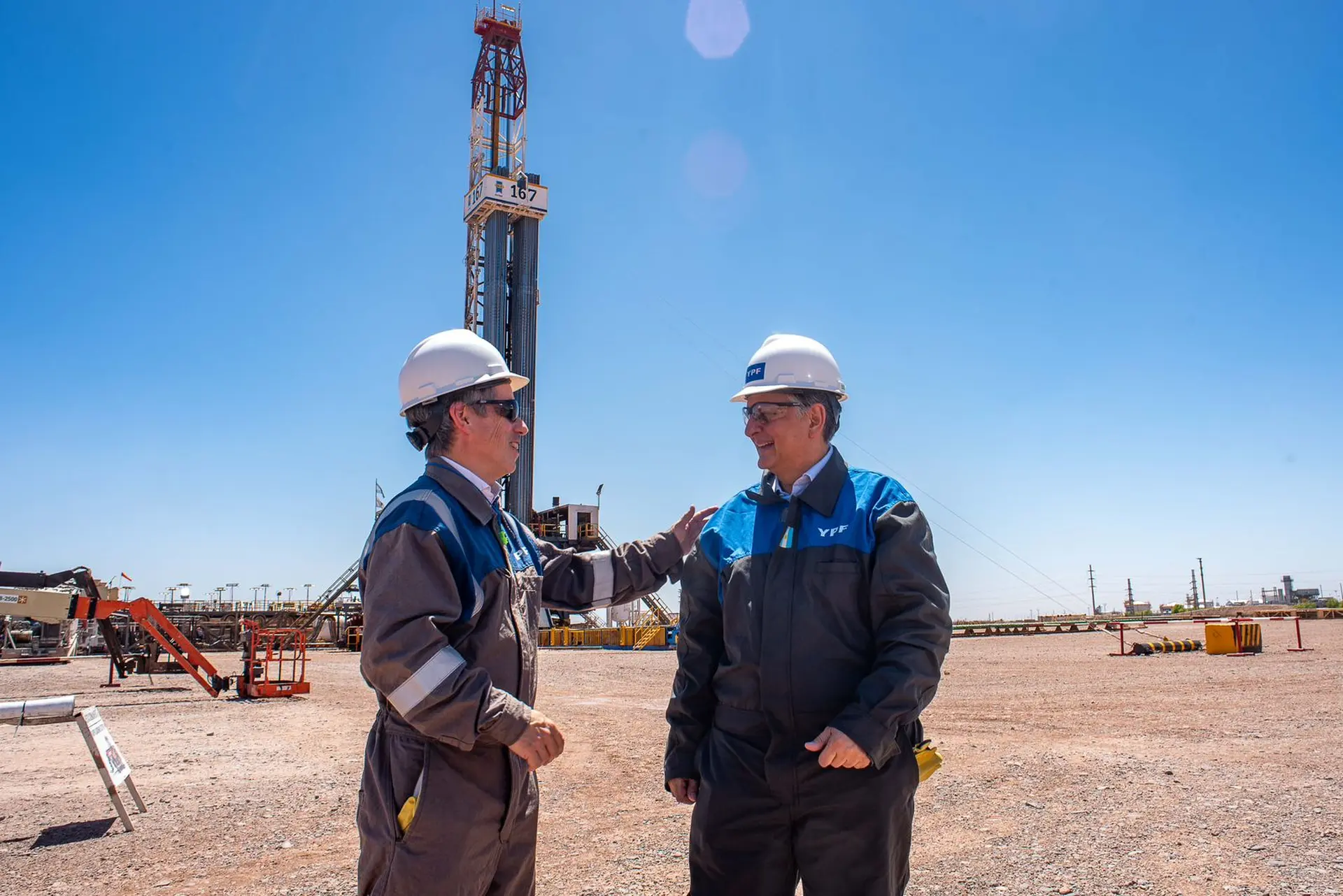 YPF y Toyota renuevan su alianza estratégica en Vaca Muerta