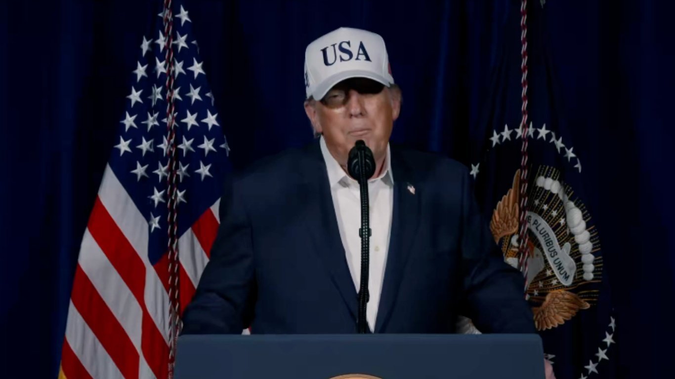 Donald Trump asegura que el líder supremo de Irán murió en ataques