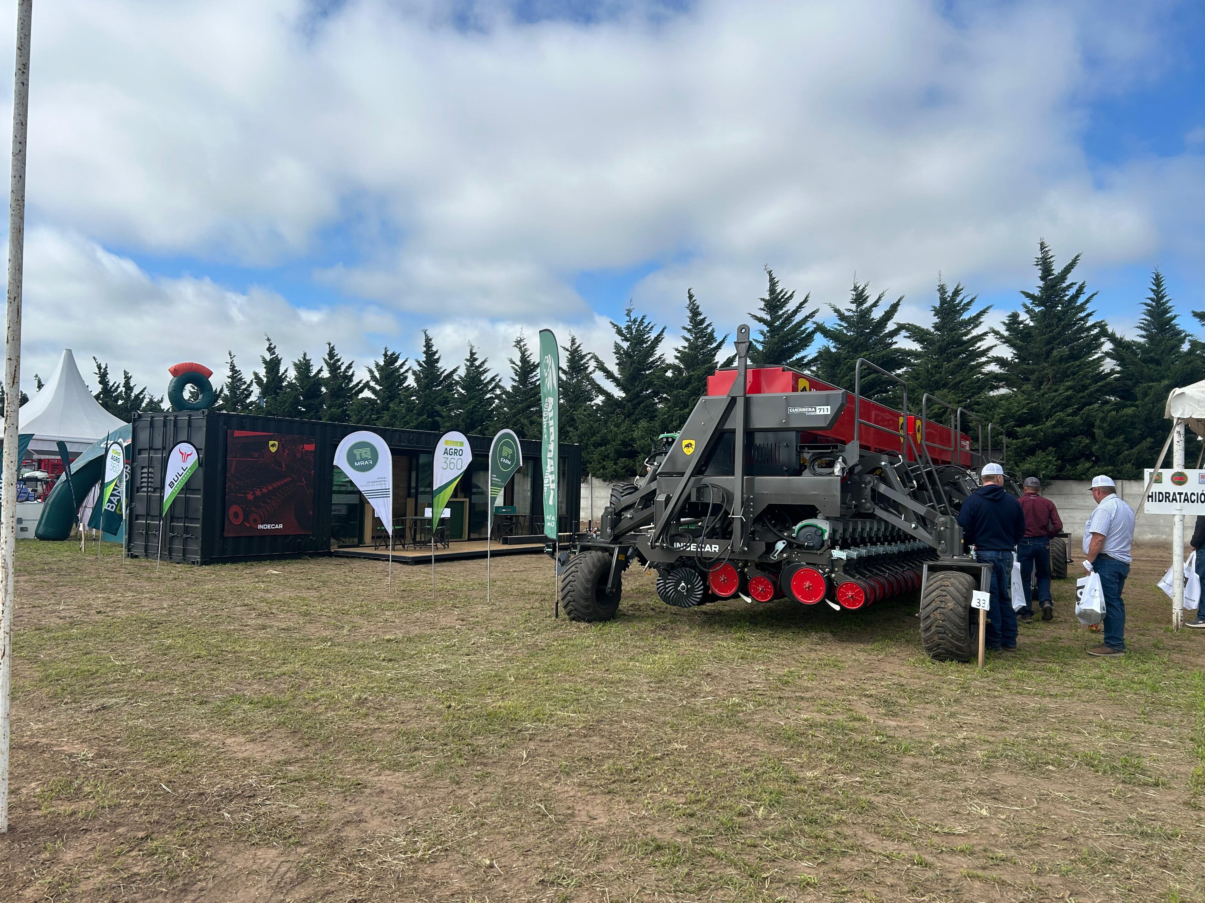 Indecar debutó en el Circuito del Maní con su sembradora