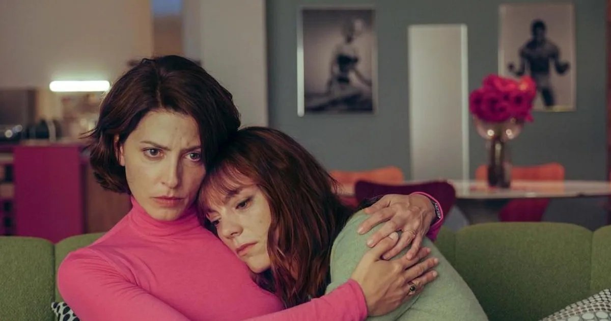 “Obra maestra”, “nunca había ido tan al límite”: Pedro Almodóvar conquista con Amarga Navidad