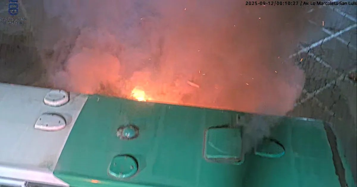 Capturan a dos implicados en la quema de un bus Red durante manifestaciones en Quilicura por el 11 de septiembre