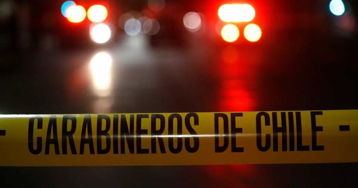 Una persona fallecida y otra en estado de gravedad tras choque entre un bus y un taxi en la comuna de Cerro Navia