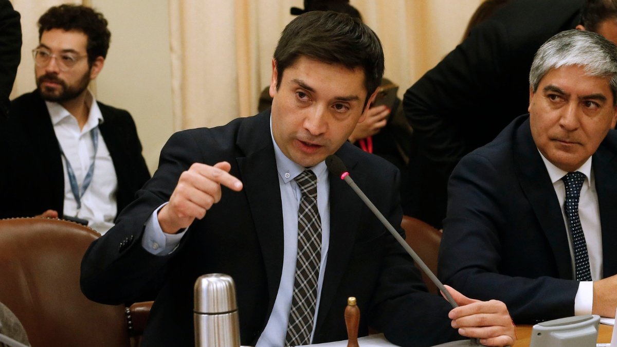 Justicia ordenó que se reanude la formalización del diputado Calisto por fraude al Fisco