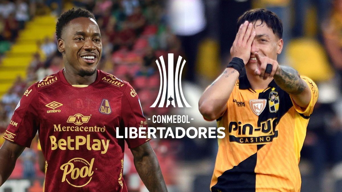 Periodista reportando noticias