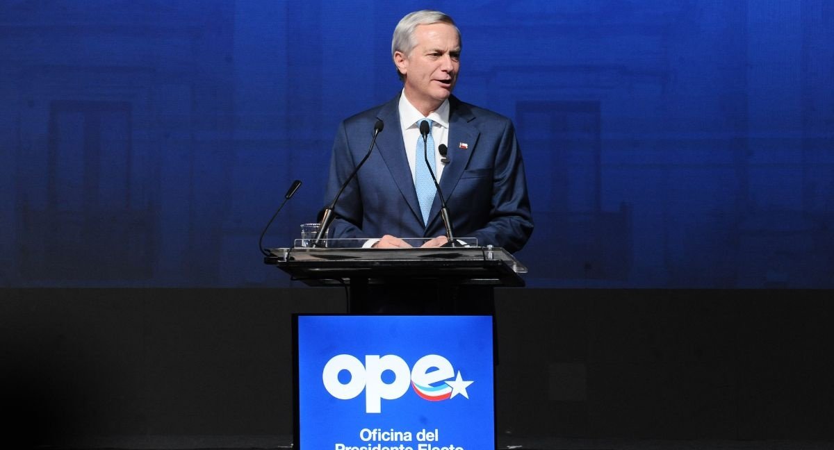 Con exuniformados en el norte y predominio republicano: los nombres que se proyectan para asumir como delegados presidenciales de Kast