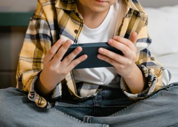 Chile inició debate de ley que prohíbe redes sociales a menores de 16 años